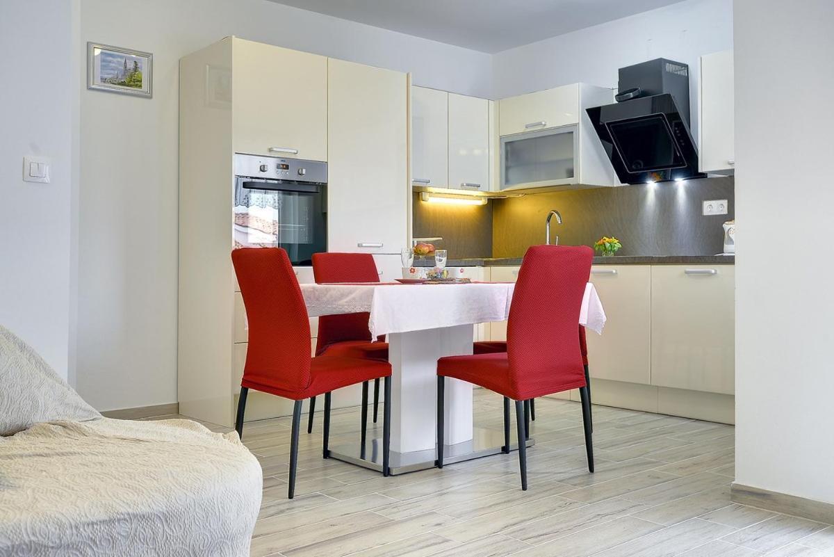 Apartments Elviana Pula Eksteriør billede
